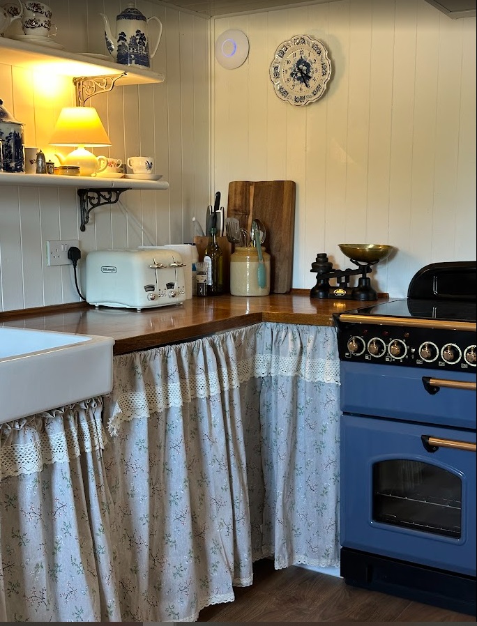 Loughnavalley Cottages, Daisys Cottage, Kitchen