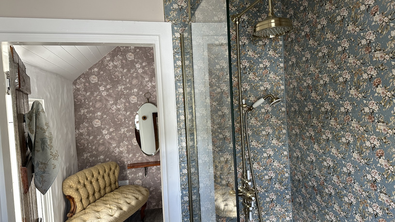 Loughnavalley Cottages, Daisys Cottage, Shower and Dressing area 2